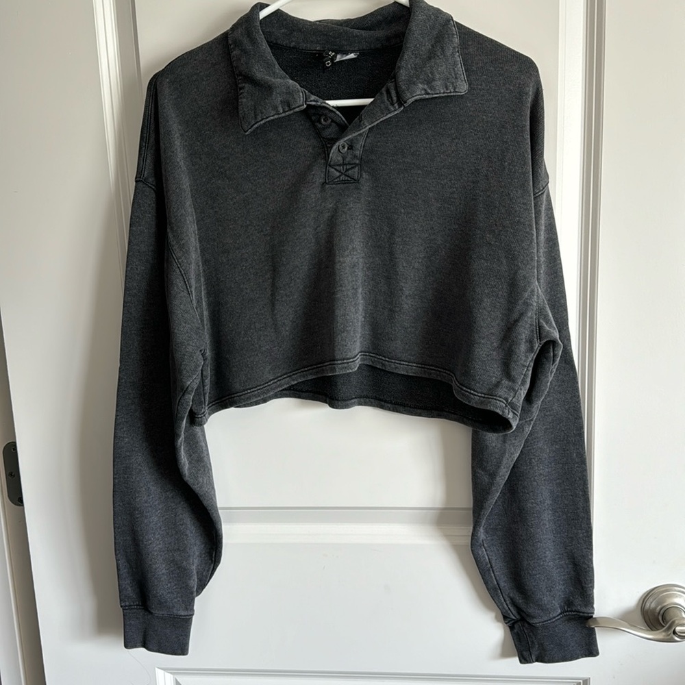 Collared oversized cropped sweatshirt